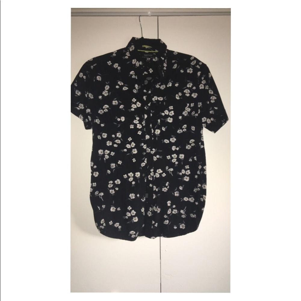 Men’s Floral Button Up